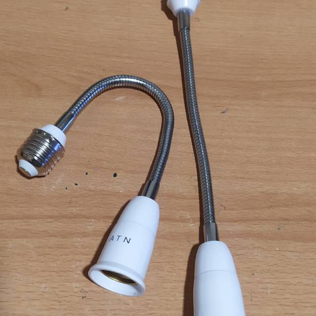 Fitting lampu fleksibel E27