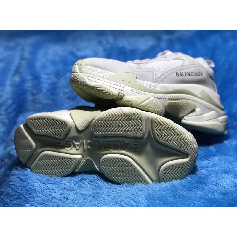 Balenciaga Triple S Second Original (thrift)