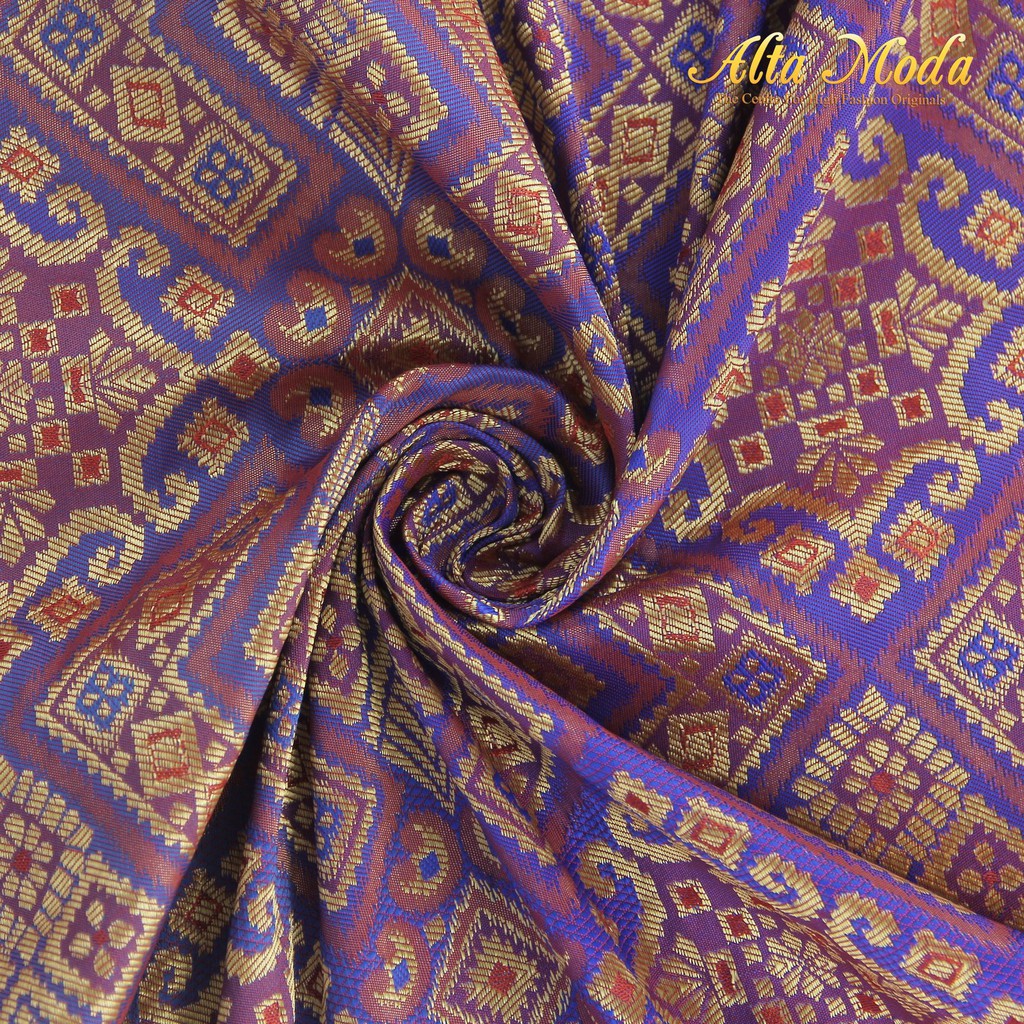 

Alta Moda Songket Motif Palembang Ungu Mix Benang Gold (1M)