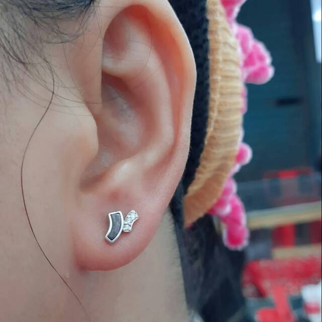 Anting berlian eropa