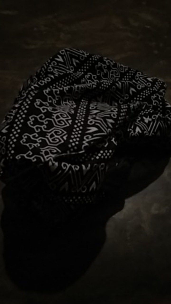 Kemeja Batik Monokrom Modern