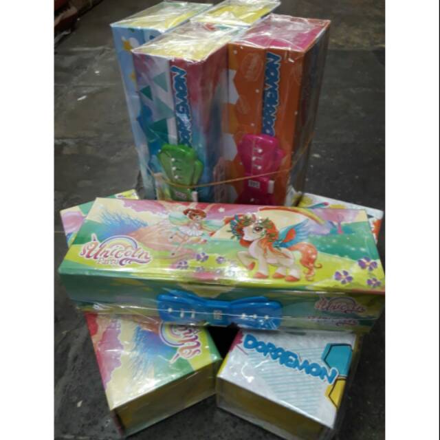 

Kotak pensil kode anak unicorn dan Doraemon lucu