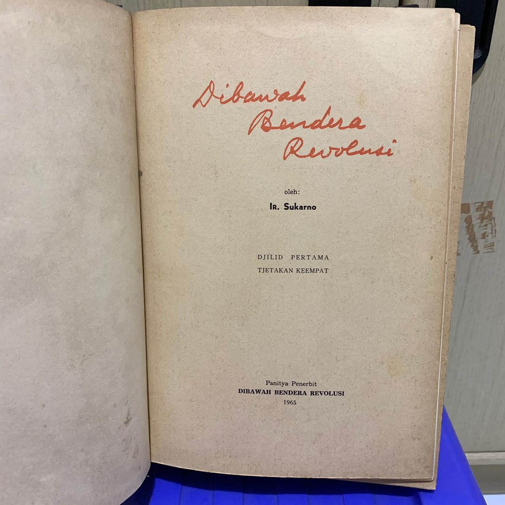Buku Di Bawah Bendera Revolusi Jilid 1 Cetakan Keempat ORIGINAL LANGKA