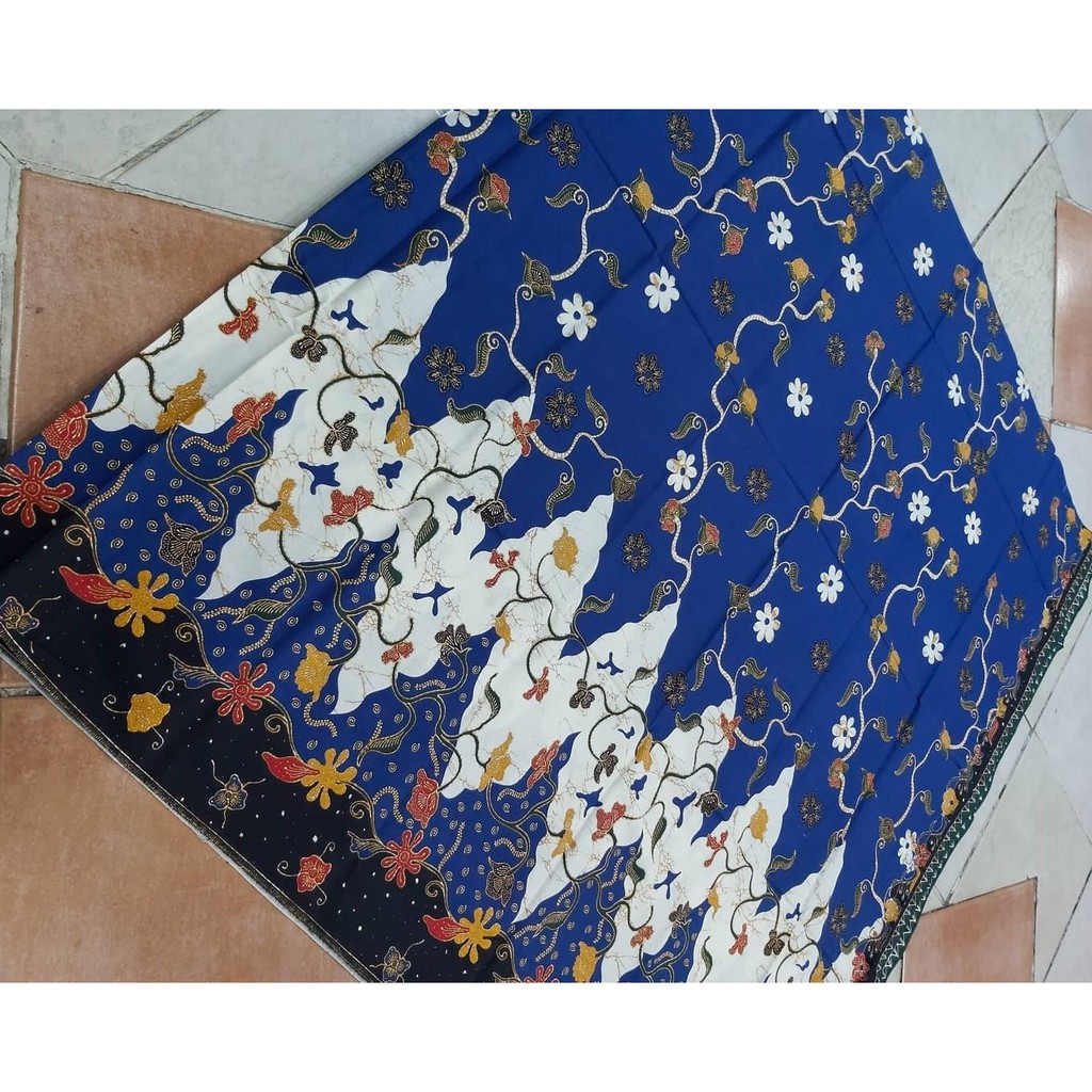 Kain batik solo akar bunga biru putih