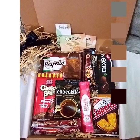

Hampers snack hadiah ultah/wisuda/haribesarlainnya