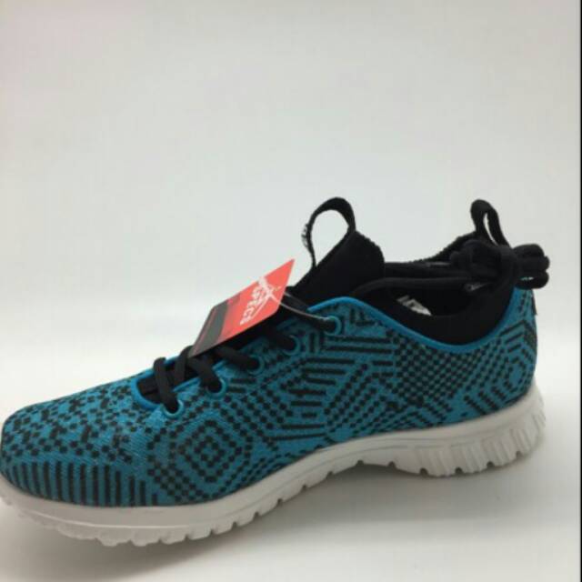 Sepatu running specs Africa
Rock blue/ black-white