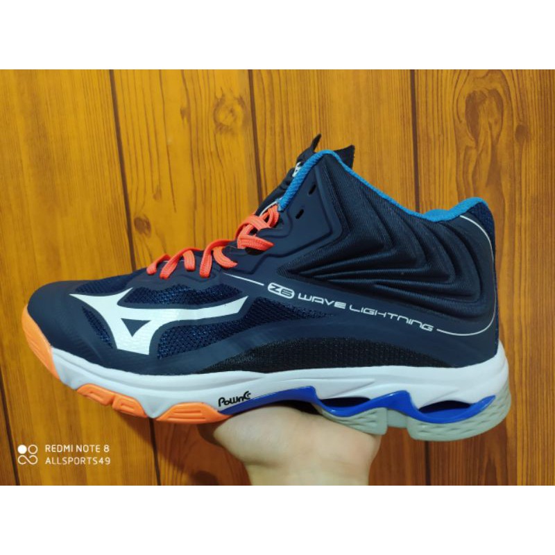 Mizuno wave lightning Z6 Mid