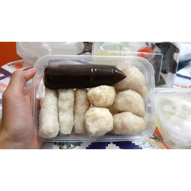 

Pempek ikan tenggiri