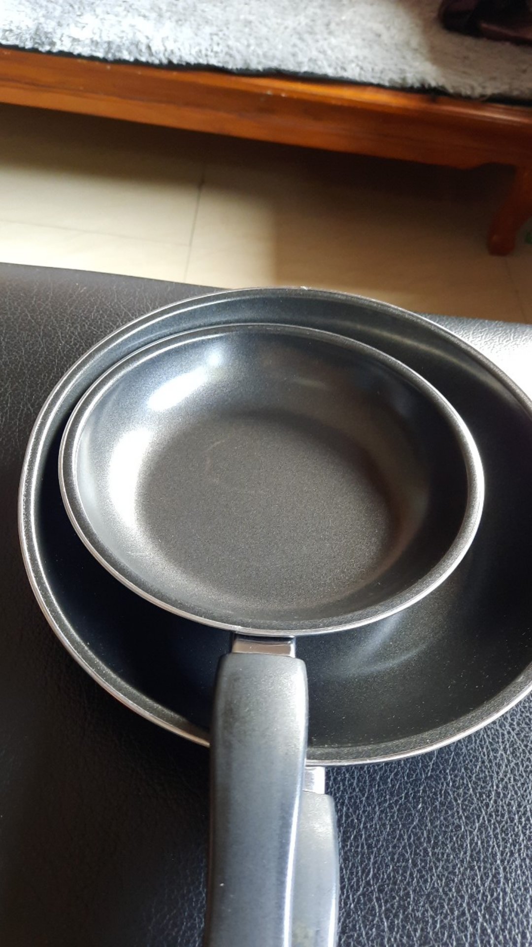 Maspion Wajan Penggorengan Anti Lengket Set 18cm+23cm - Hitam