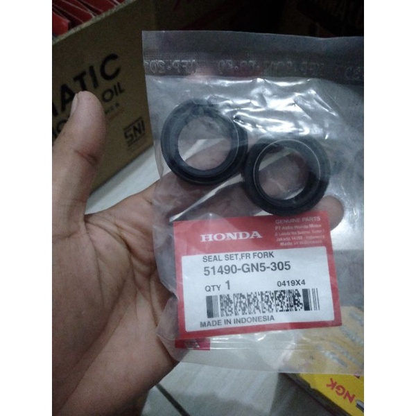 AS SOK SHOCK DEPAN BEAT FI BEAT POP SCOOPY FI VARIO 125 VARIO 150 SET SEAL