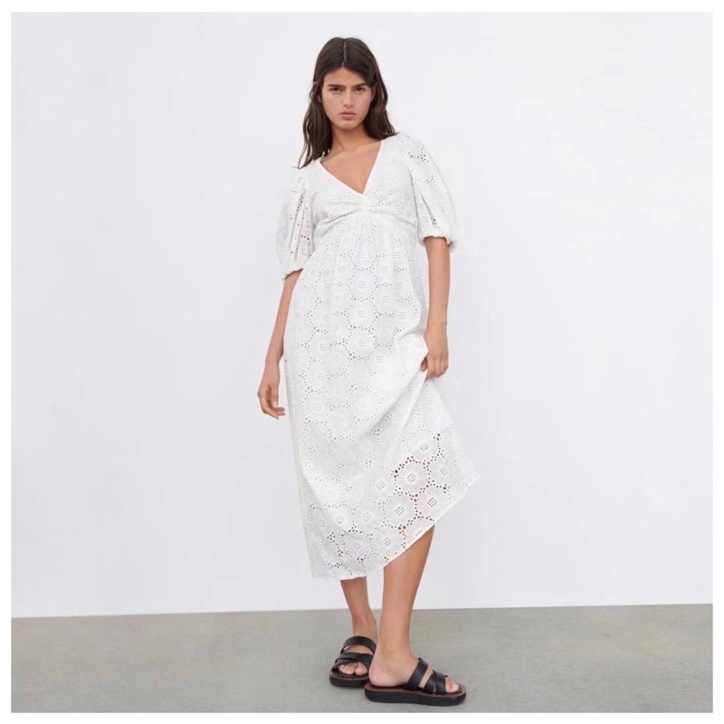 Dress Maxi Panjang Putih Polos Bordir Hollow Artwork