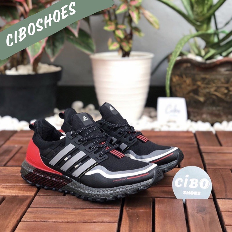 ADIDAS ULTRABOOST ALL TRAIN BLACK RED