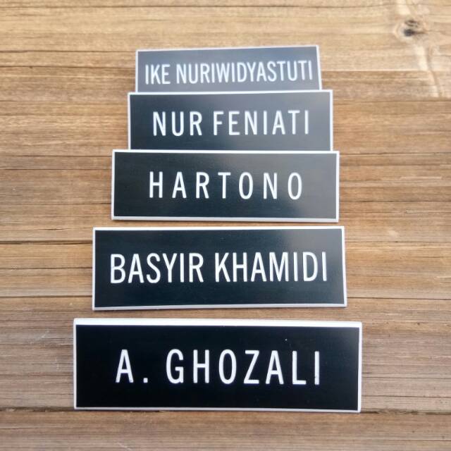 

Nama baju / name tag bayangkari | TNI | POLRI ( ukuran 2,5 x 8 cm )