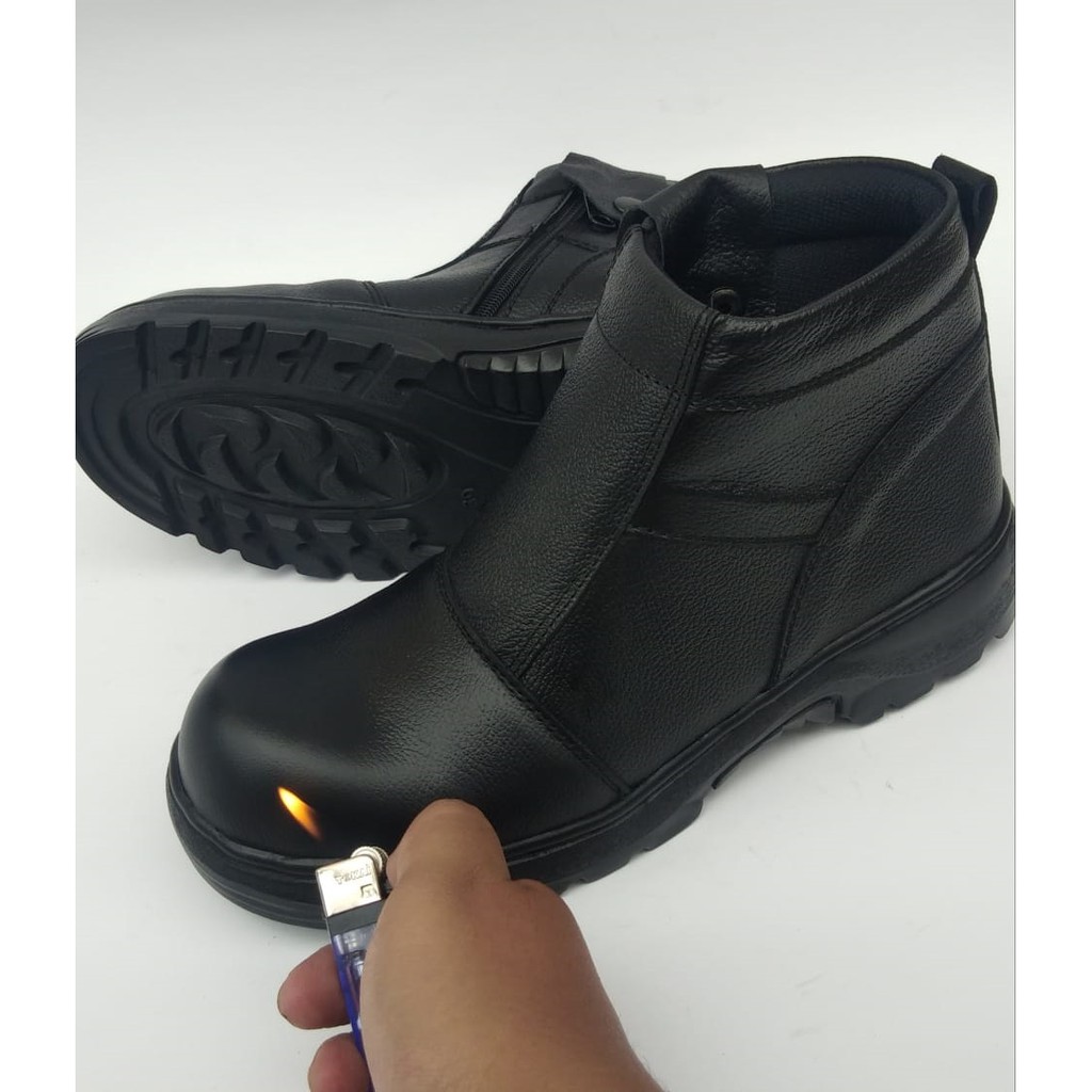 Sepatu Safety Bahan Kulit Ujung Besi Merk KICKERS ZIPPER