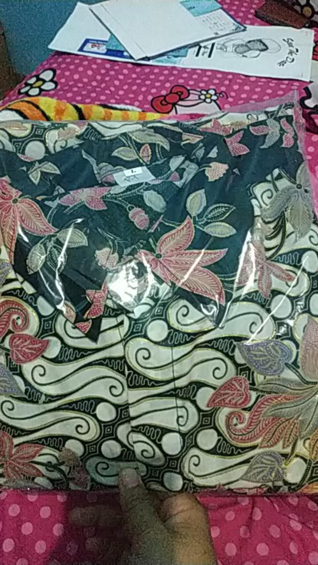 Lembayung.id / Kemeja Batik Lengan Pendek Bougenvile