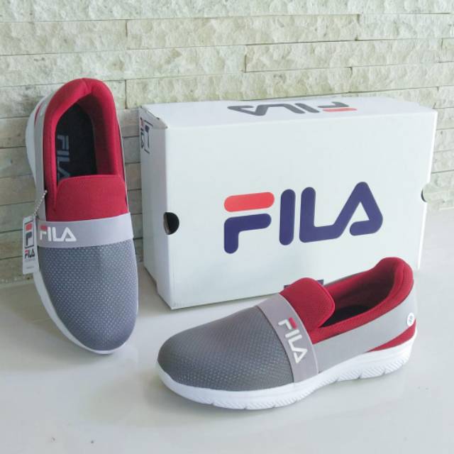 Fila Slip On Merah