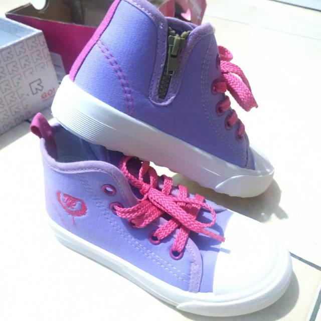 Sepatu sneakers anak tracce new