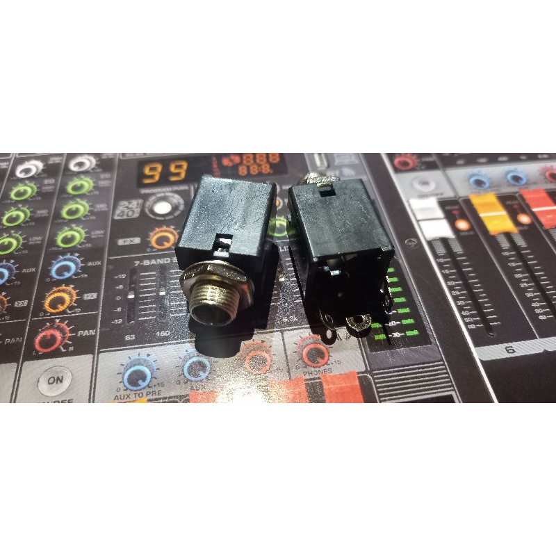 Soket Mic Akai Mono kotak Kualitas bagus