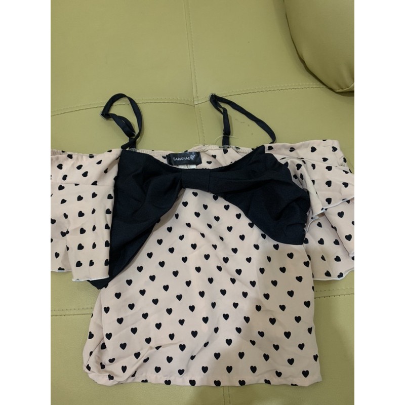 

SALE PRELOVED LIKE NEW POLKADOT PITA TOP