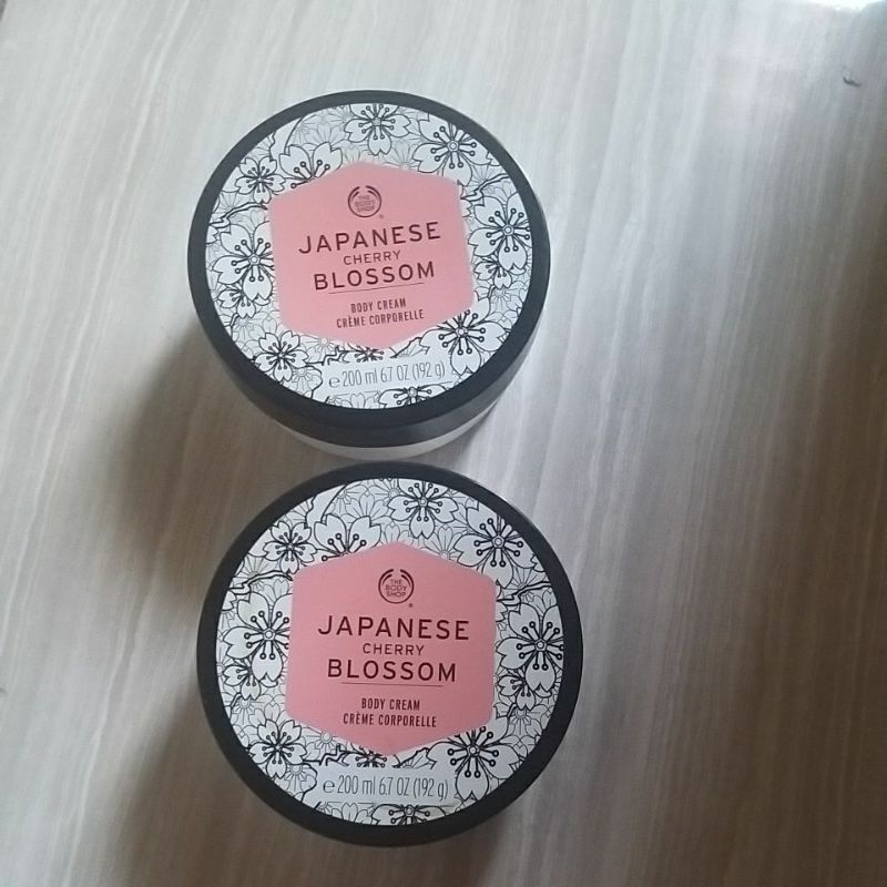 Jual The Body Shop Japanese cherry blossom/Japanese Cherry Blossom Strawberry Kiss Body Butter
