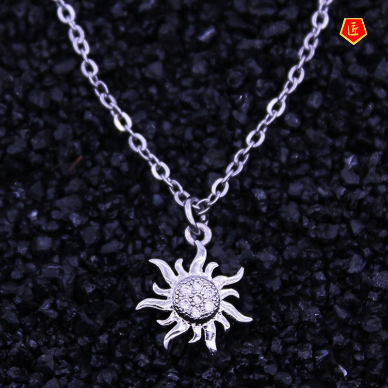 [Ready Stock]Creative Korean Sunflower Necklace Rhinestone Pendant Luxury Fashion