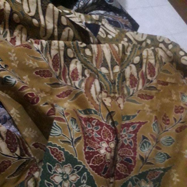 Batik Solo Parang Vespa Kuning Kemeja Pria Katun Cabut Sragenan Full Furing