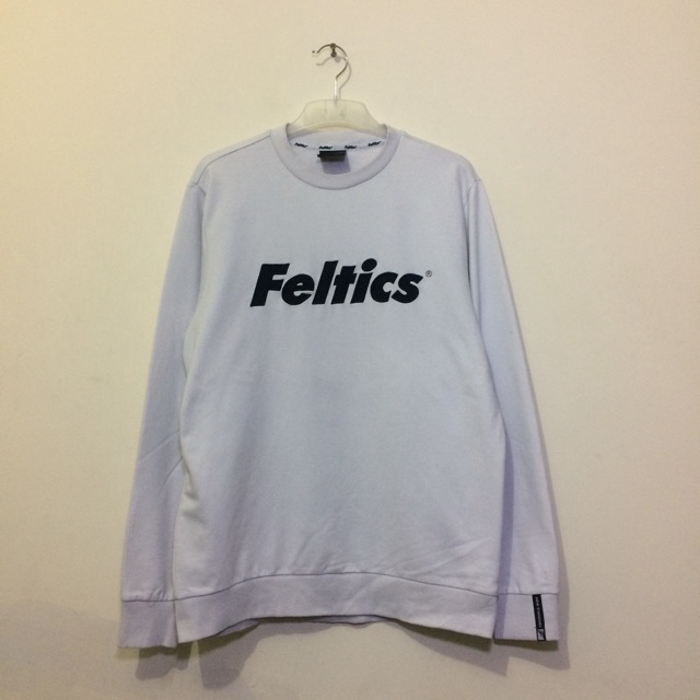 Sweater Crewneck Feltics Putih