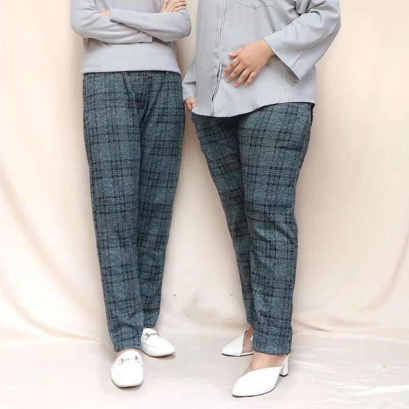 Celana Perempuan Model  Bagy Pants Motif Kotak Kotak