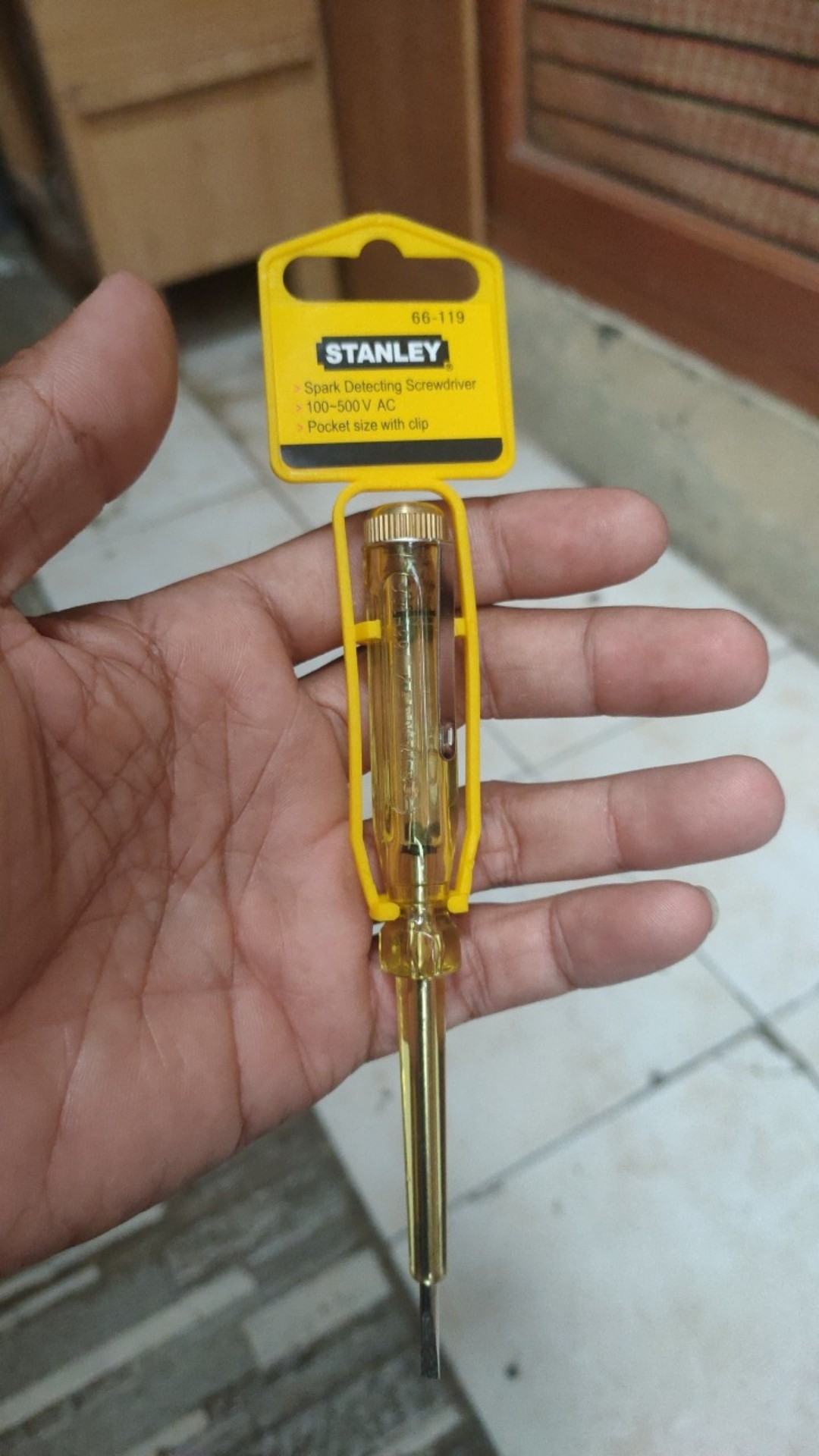 Obeng Tespen ( 66-119-s ) Ac 3 X 150mm Spark Testing Screwdriver 66-119 Stanley