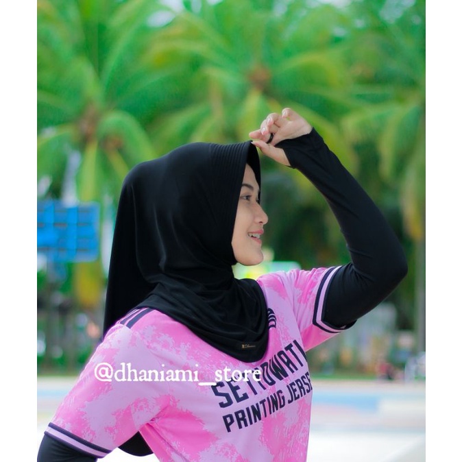 Dhaniami Hijab Sport Pet garis nutup dada & pendek