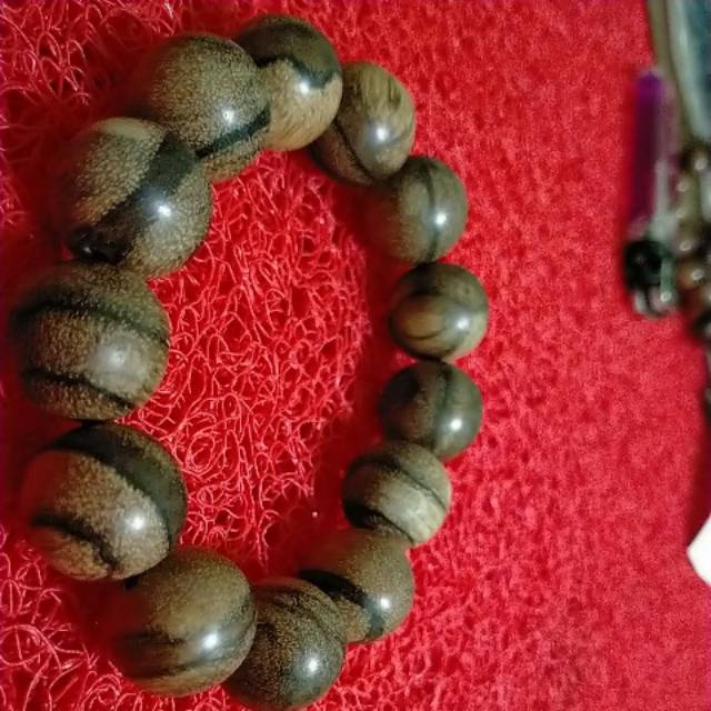 Gelang kayu gaharu zebra