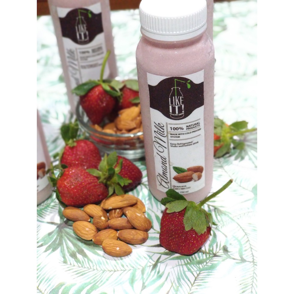 

Strawberry Almond MIlk/ Susu Almond - Strawberry