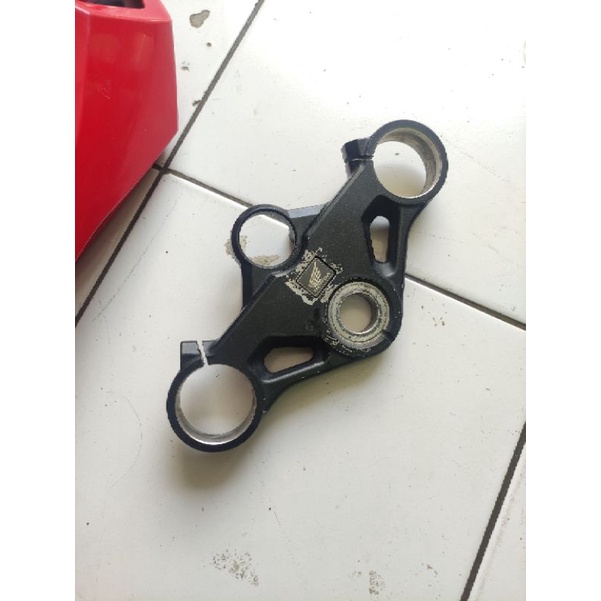 segitiga atas cbr 250rr