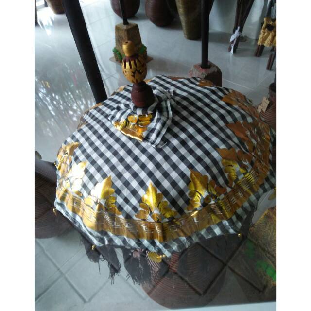 Payung Bali poleng prada pajeng tedung