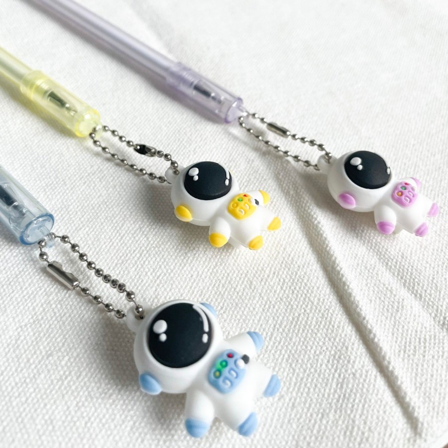 

PULPEN GANTUNGAN MINI ASTRONOT CUTE PEN GEL GANTUNGAN ASTRONAUT IMUT