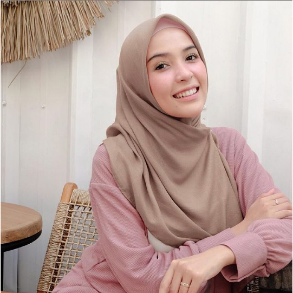 SEGI4 VOAL UNIQLO Latte by Vanilla Hijab Jilbab Scarf Segiempat Original VH