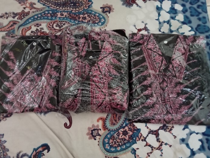 Batik Couple Keluarga Sania Ndoro Jowi Motif Modang