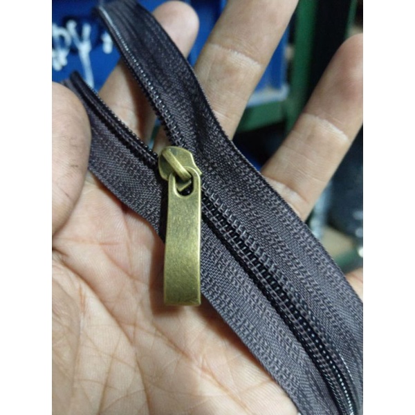 

PAKET RESLETING HIATM KECOKLATAN NO.5 (LANYARD 25 YARD + KEPALA RESLETING 50 PCS).