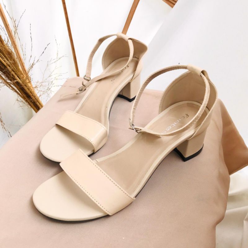 Sandal Heels Wanita Hak Tahu Tali Gesper 5cm