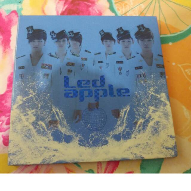 [PRELOVED] CD LED APPLE RUN TO YOU