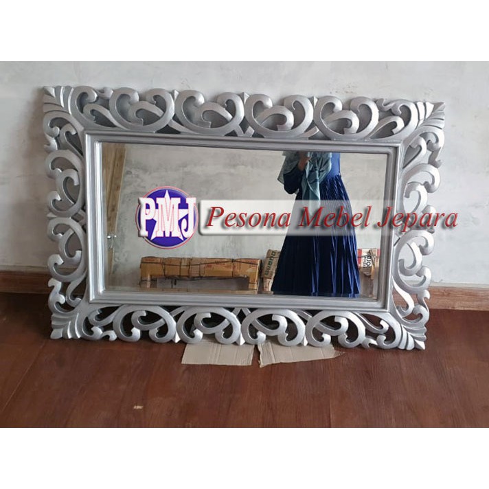 Frame atau Bingkai atau Pigura Cermin Ukir Motif Akar Hati Polos Warna Silver Kayu Jati