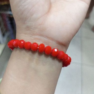 Gelang batu kristal merah