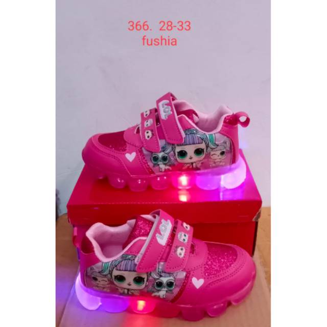 SEPATU LOL . SEPATU KETS DENGAN LAMPU LOL