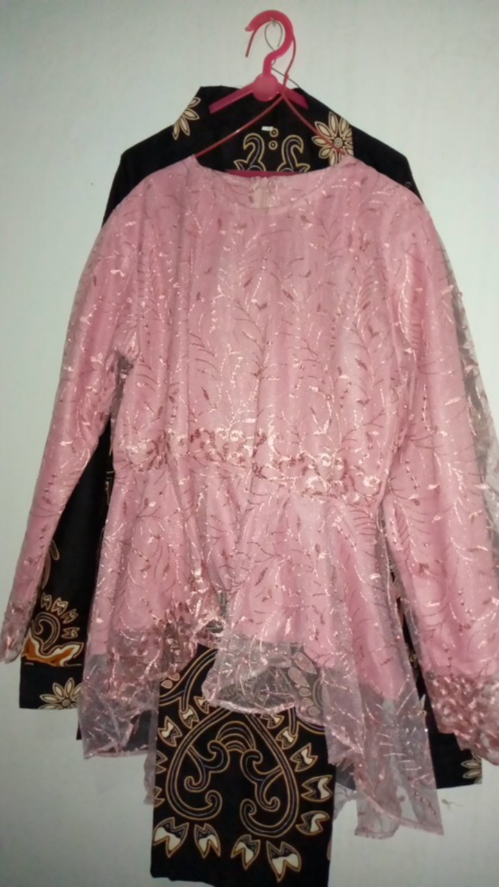 Batik Couple Andhini Kebaya Pinguin Dusty Pink Couple Brukat  Anabel Dusty Pink / Ar_grosir