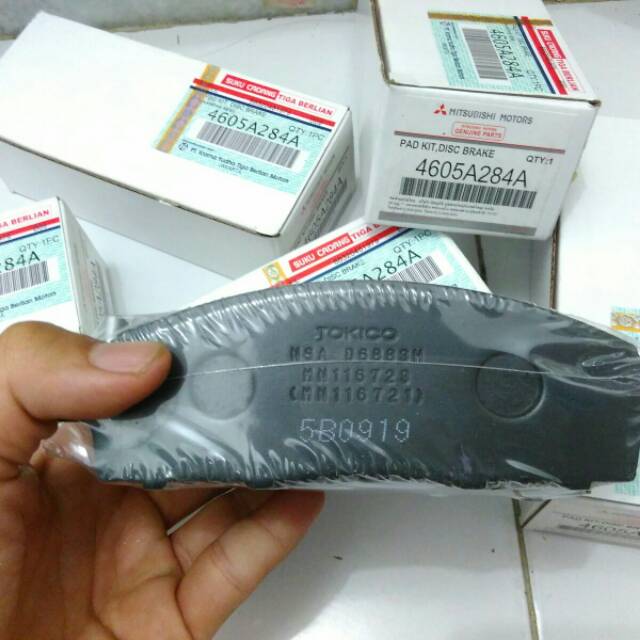 Brake Pad Depan Mitsubishi Pajero Sport