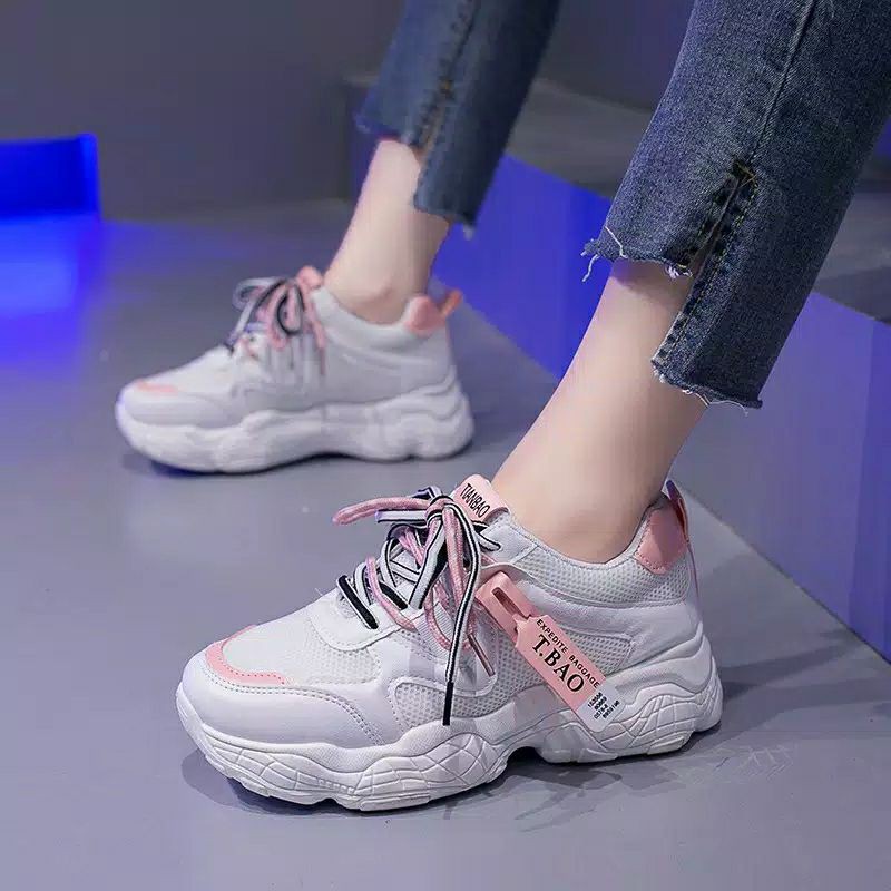Sneaker Wanita Import