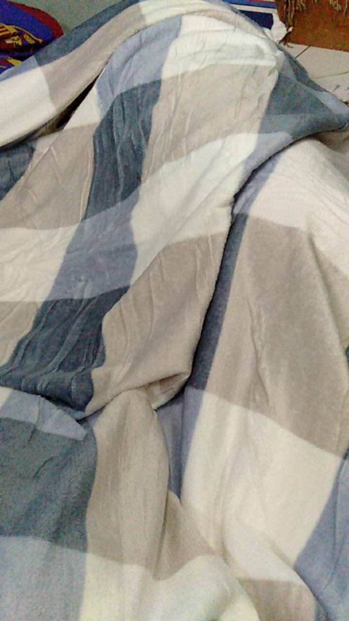 Selimut Bulu Dewasa Halus Lembut 150x200 Motif Kren ,ngetren Termurah Kualitasimport ,hargapromo Cod