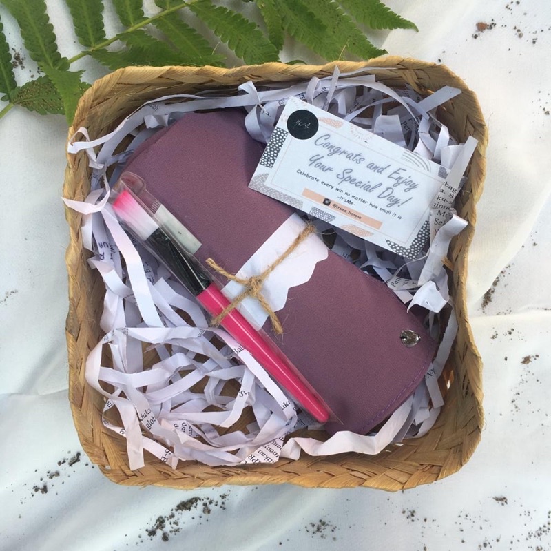 

HAMPERS ISI JILBAB ONLY/ GIFTBOX WISUDA murah