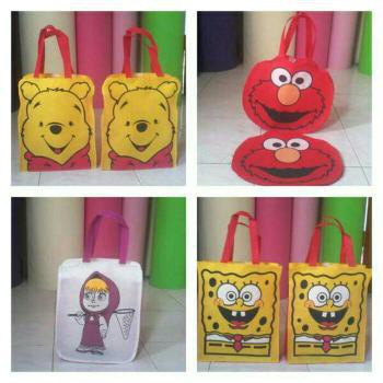 

Promo Tas Souvenir Kepala Kartun