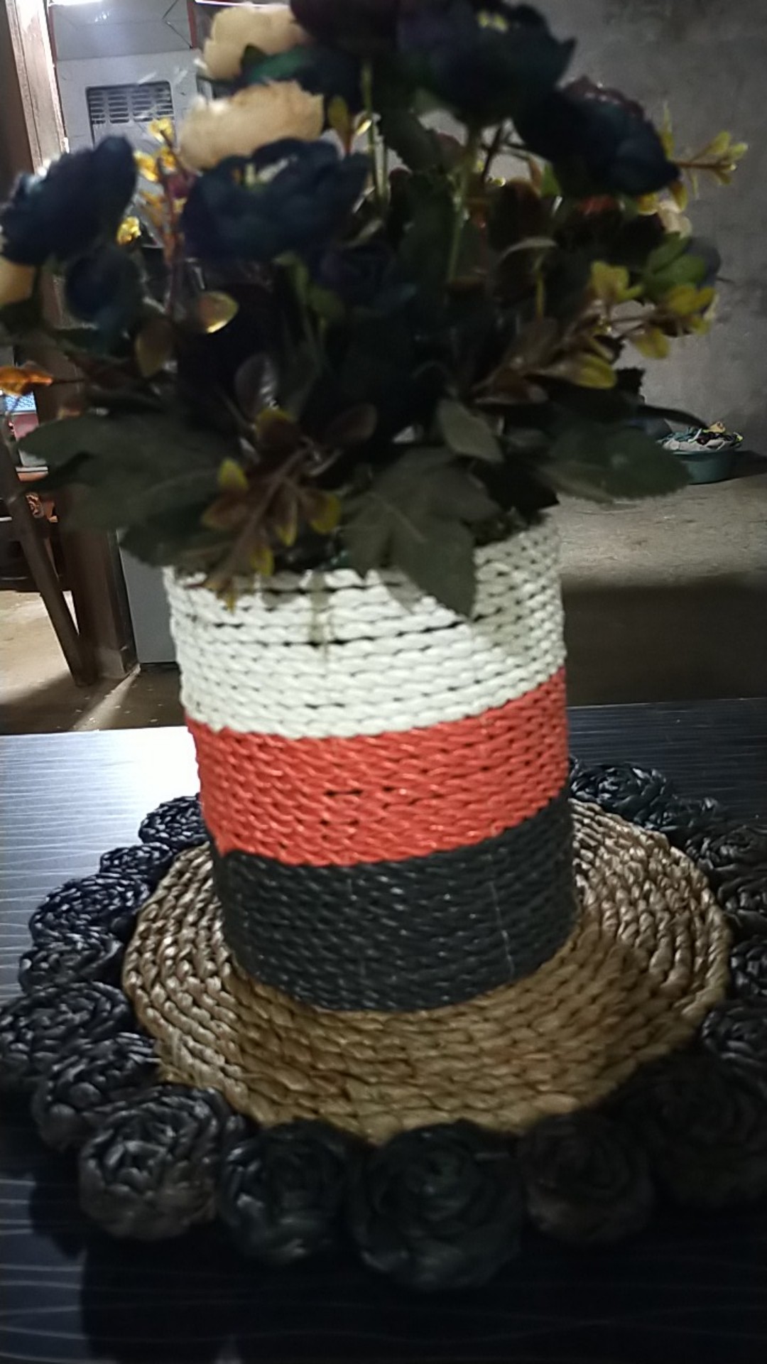 Placemat Seagrass Matahari Natural List Hitam Diameter 35 Cm